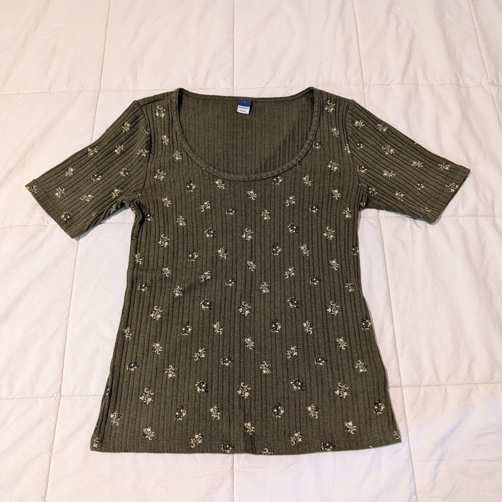 ❤️Old Navy Olive Ribbed Knit Top